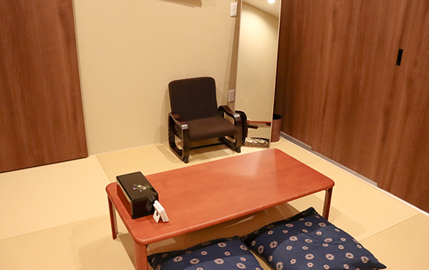 香西の内観写真