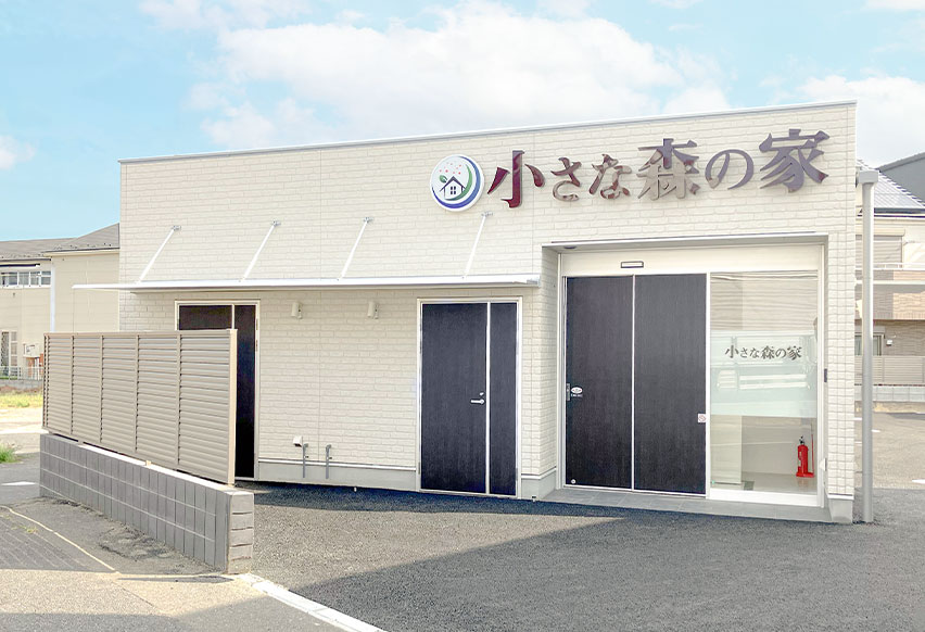 草加長栄ホール外観