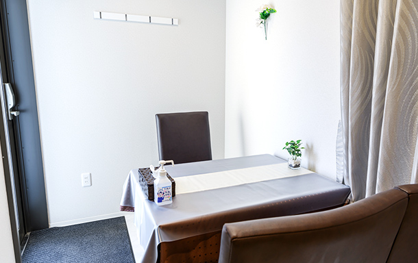 行徳駅前の内観写真