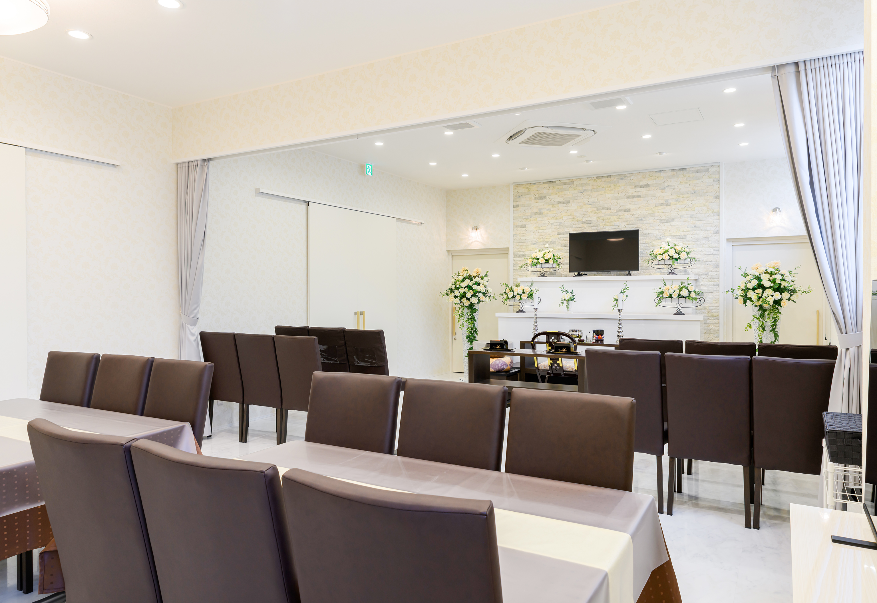 行徳駅前の内観写真