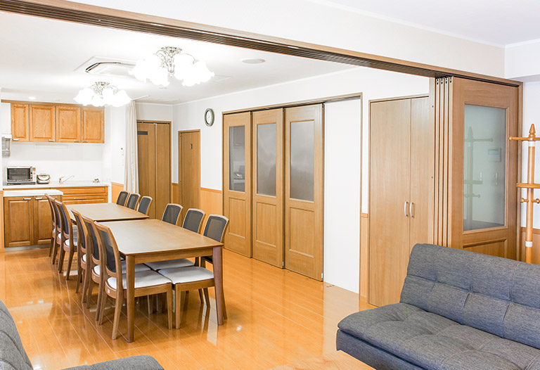 ラステル新横浜ホールの外観