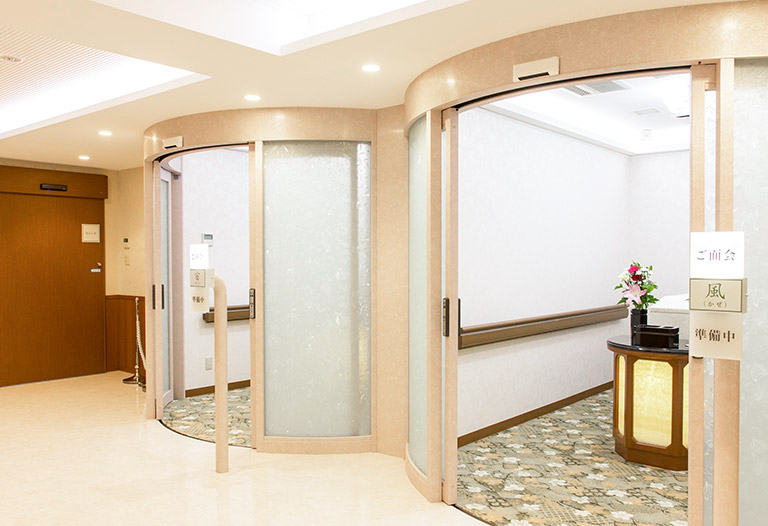 ラステル新横浜ホールの外観