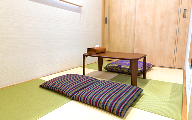 船橋前原駅前の内観写真