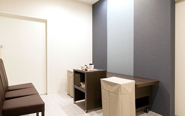 船橋前原駅前の内観写真