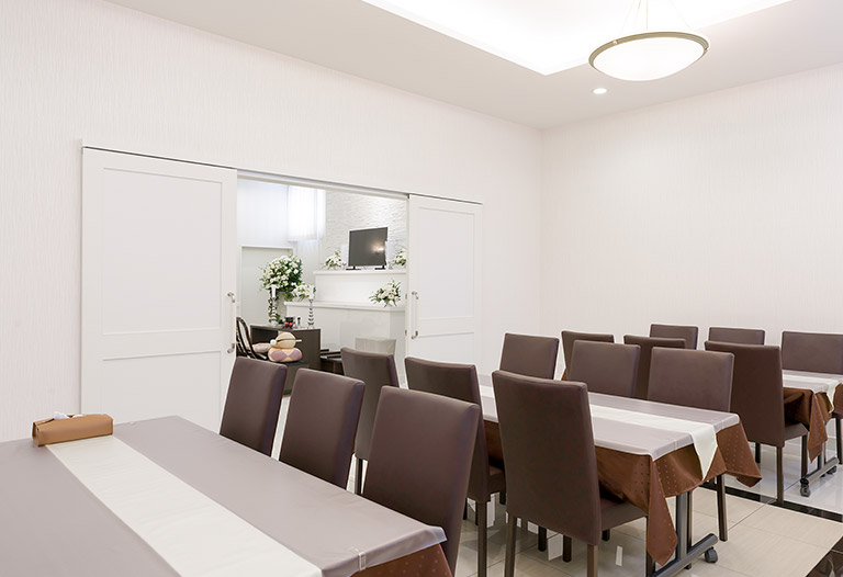 船橋前原駅前ホールの外観