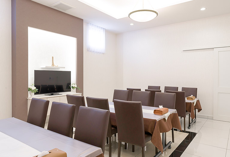 船橋前原駅前ホールの外観