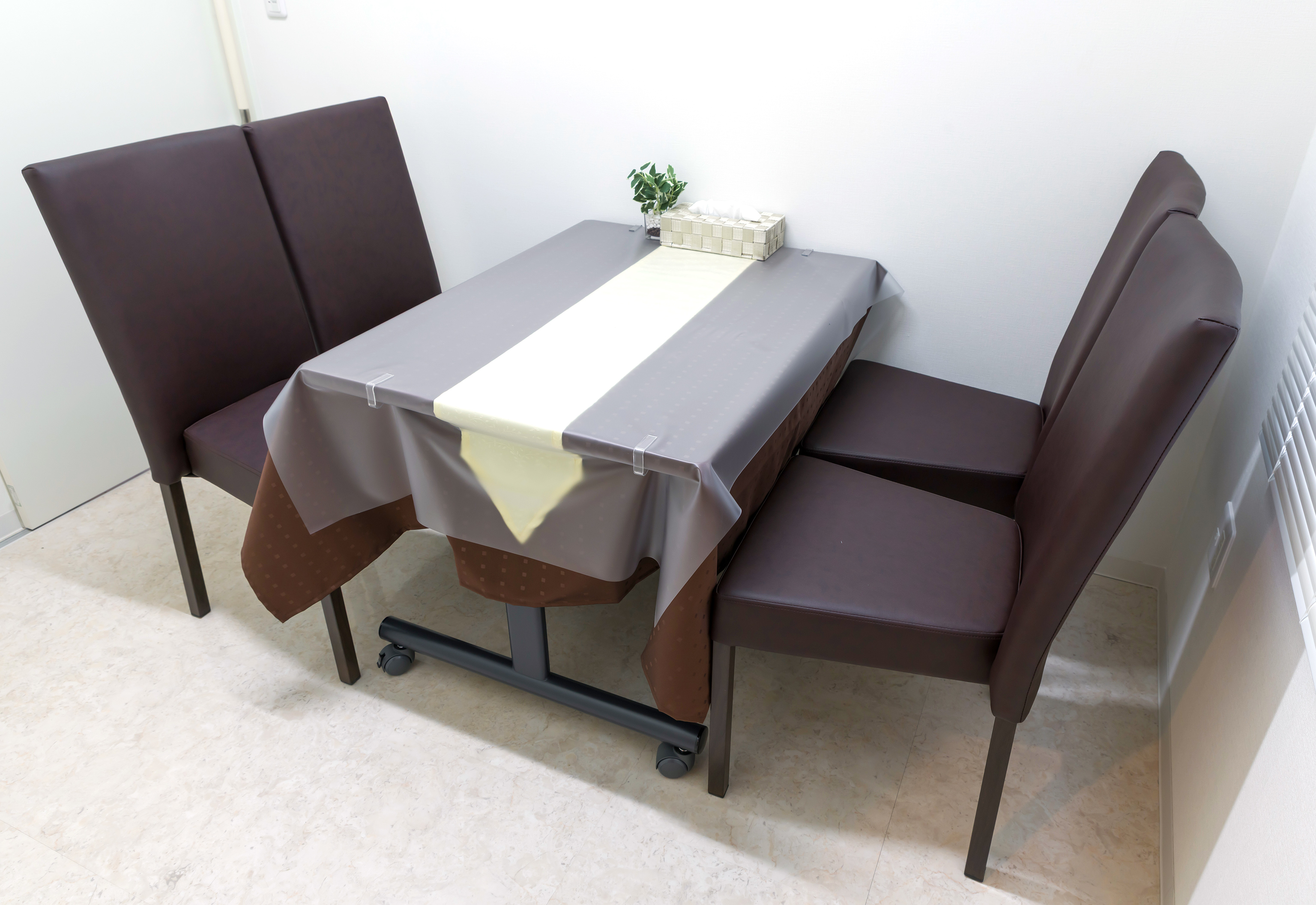 船橋前原駅前の内観写真