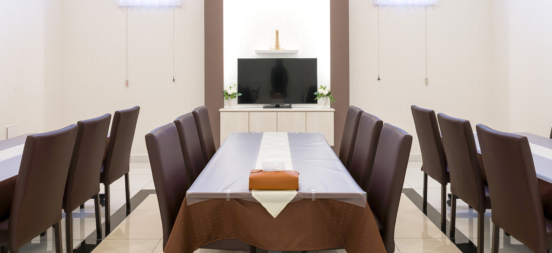 船橋前原駅前の内観写真