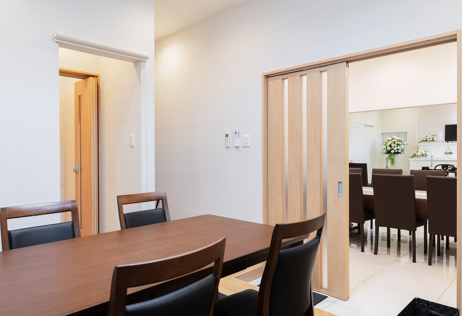 市川大洲の内観写真