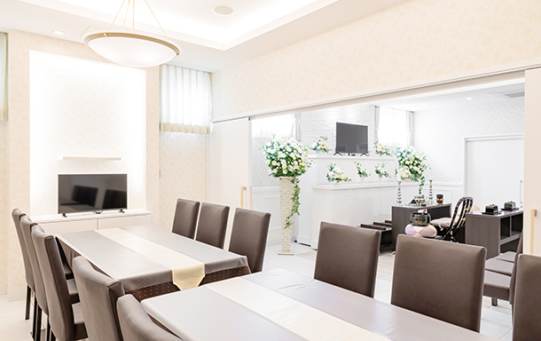 草加八幡の内観写真