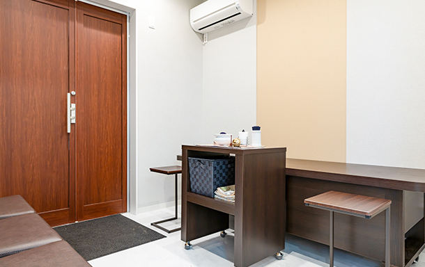 草加八幡の内観写真