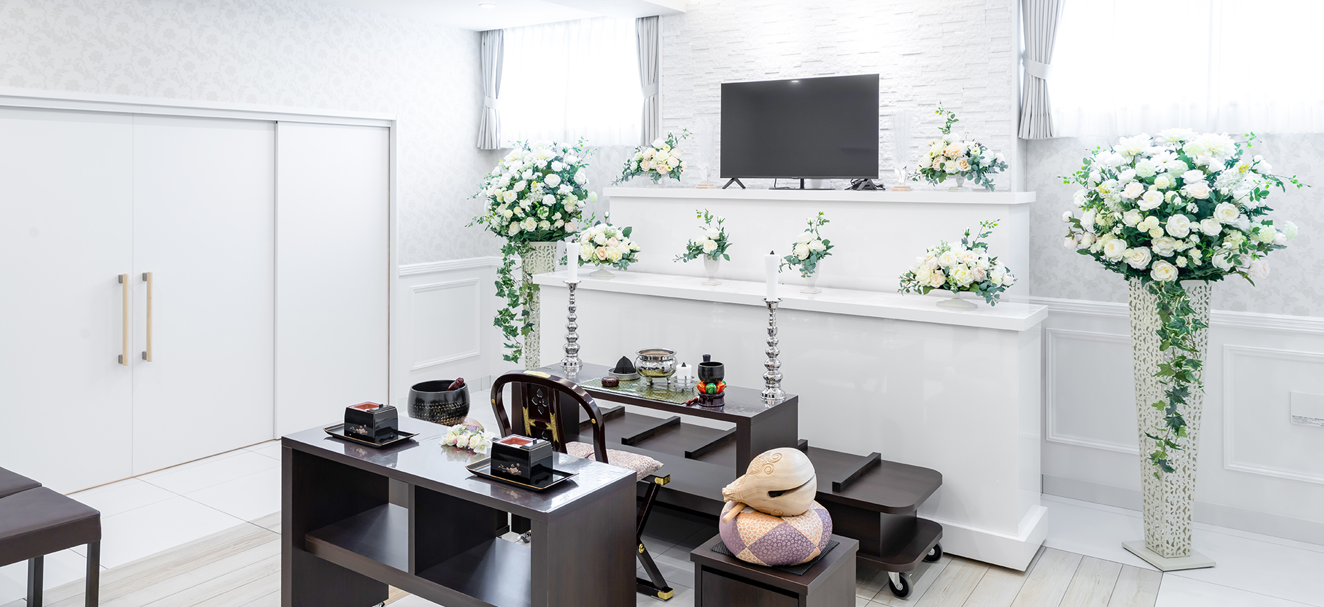 草加八幡の内観写真