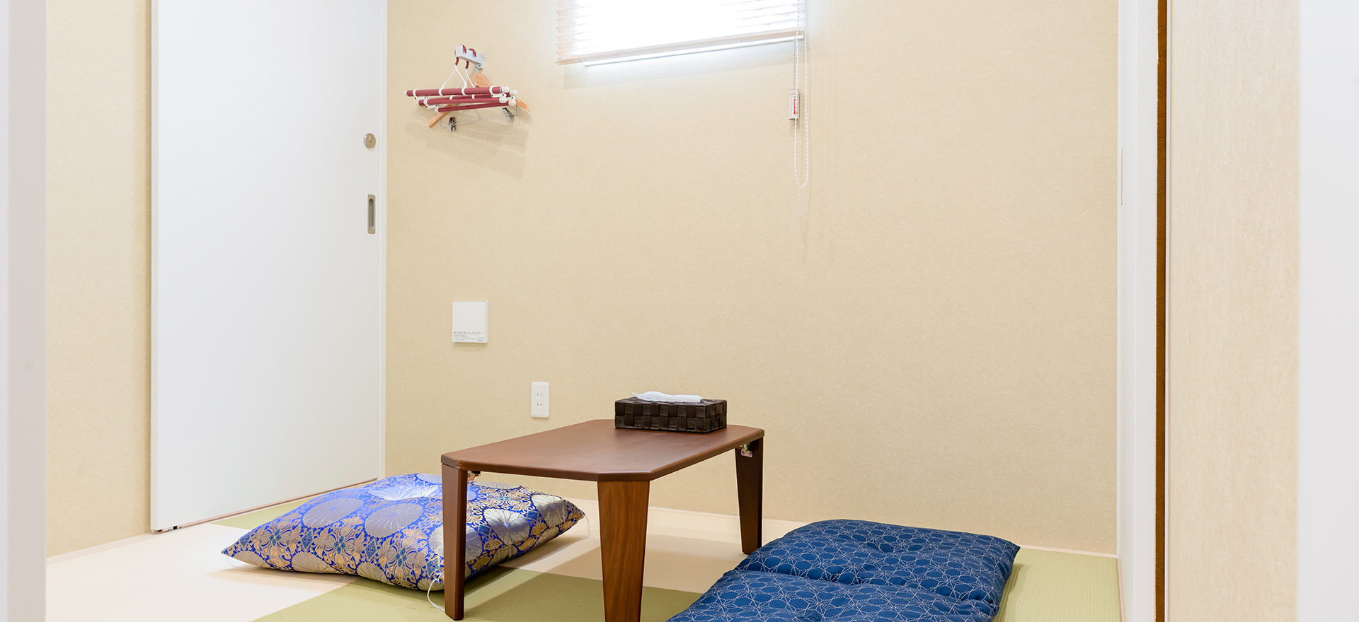 草加八幡の内観写真