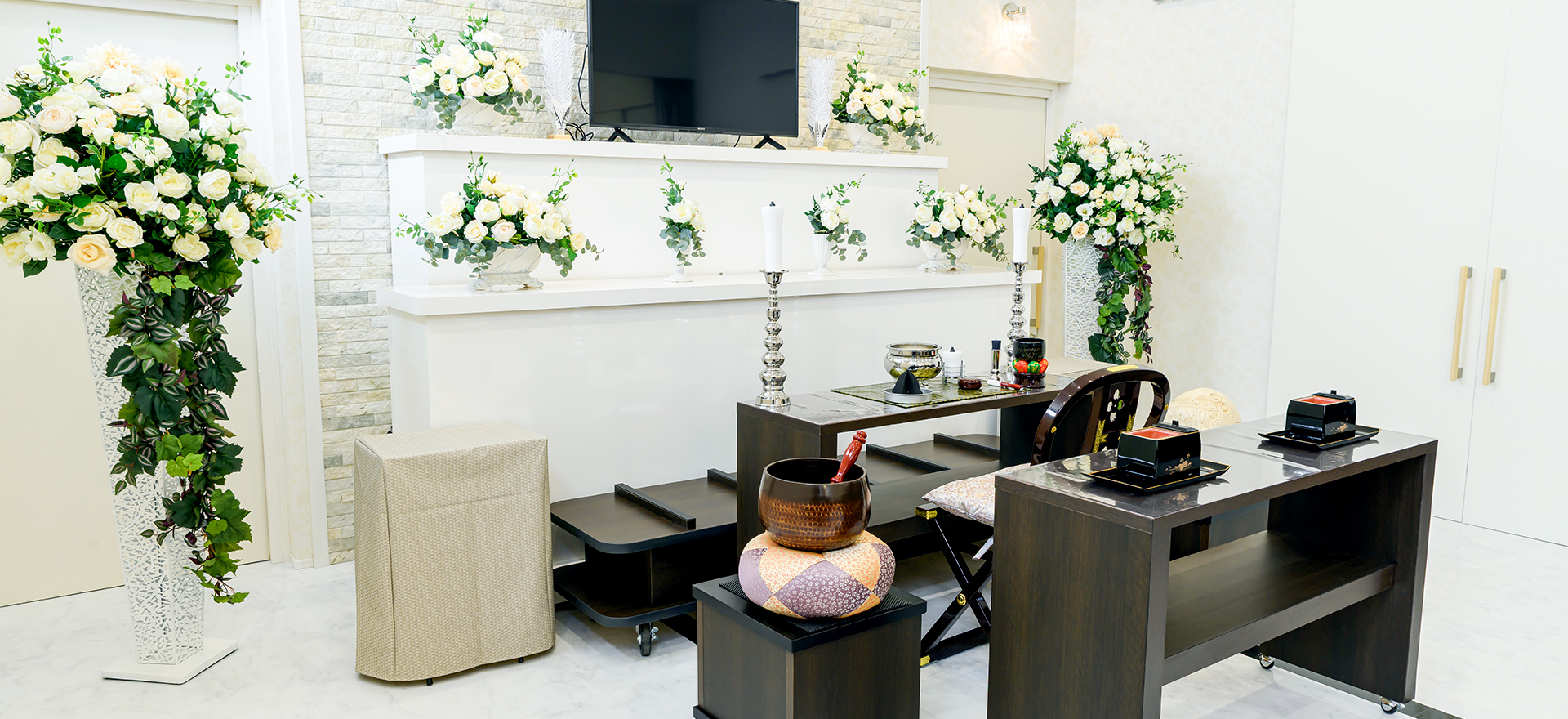 高根木戸駅前の内観写真