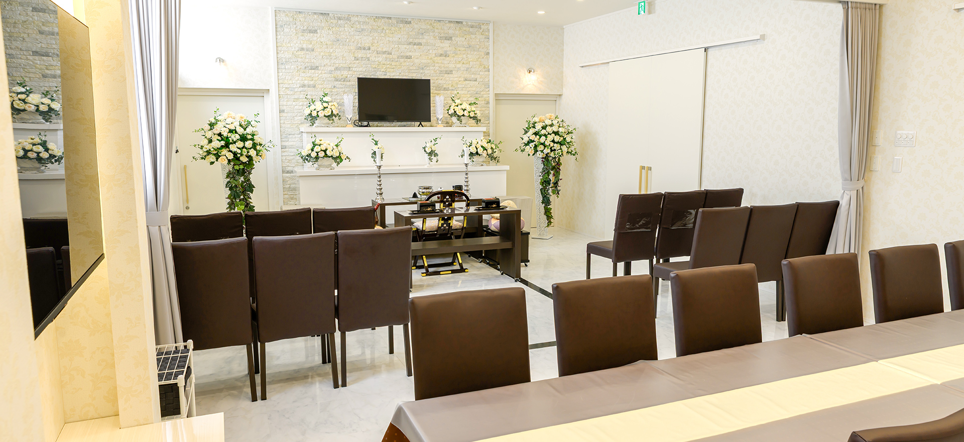 高根木戸駅前の内観写真