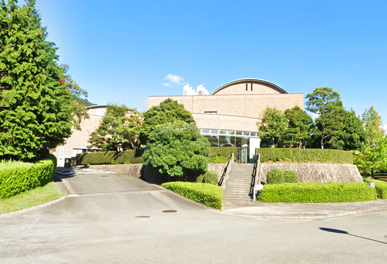 東広島市で葬儀・葬式・家族葬ができる公営斎場 ひがしひろしま聖苑の外観