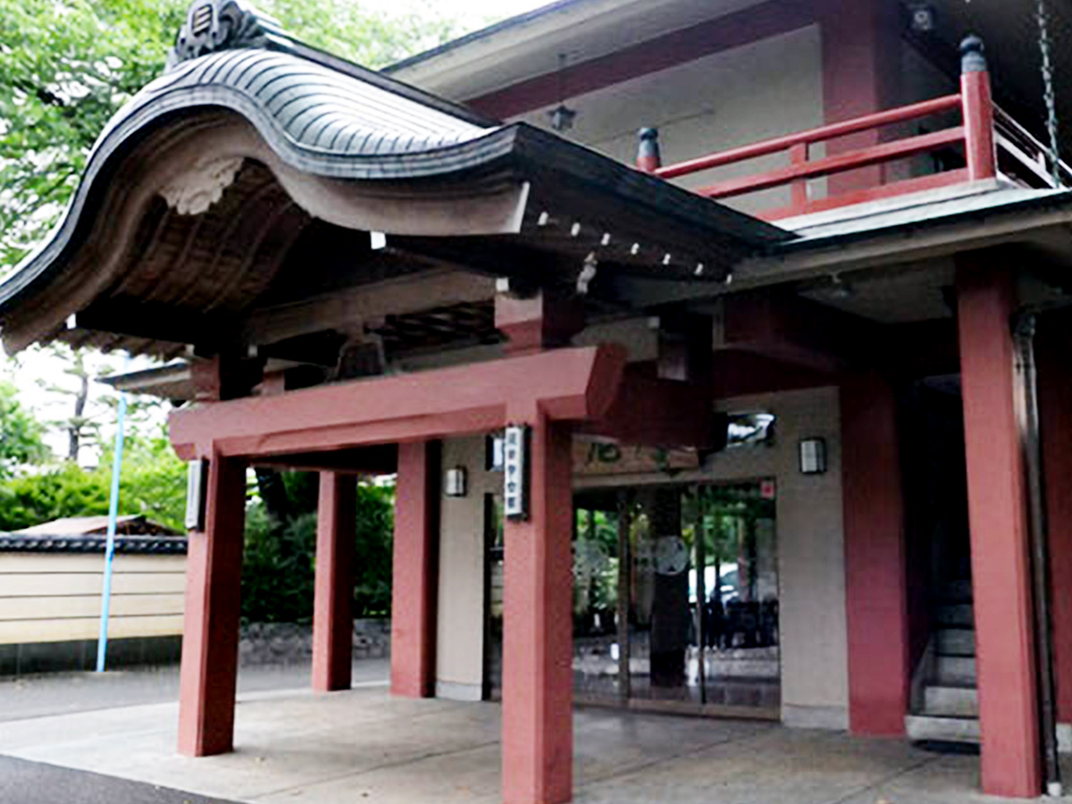 蓮華寺会館 摩尼殿斎場ホール外観