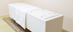 屋島会館ホールで葬儀・葬式・家族葬がWEB限定税込7.7万円からできる家族葬のカナクラ 直葬プラン