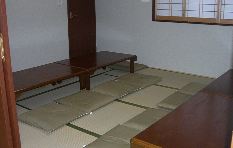 寝屋川市で葬儀・葬式・家族葬をお探しなら家族葬 メモリーハウス 昔ながらの考えで作られた親族控室イメージ画像